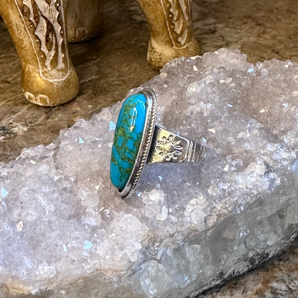 Silver Turquoise Teardrop Ring - Picture 4 of 8